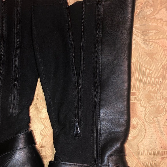 Aerosols boots. Black heels. Silver buckle detail. - Picture 6 of 10